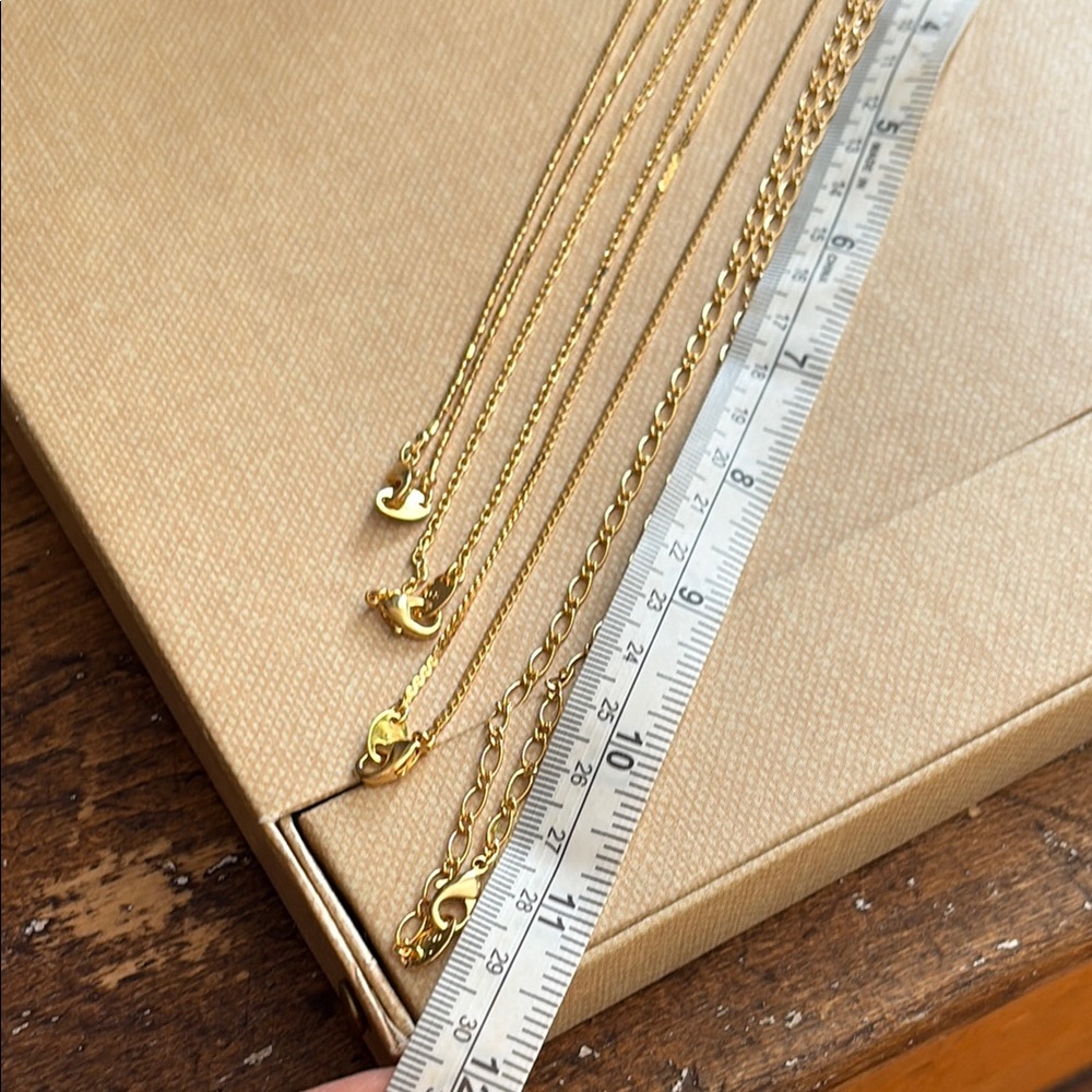 Vintage Avon 90s Gold Layered 18-22” Necklace Set Bundle of 4 Chains 18 NIB - Picture 10 of 12